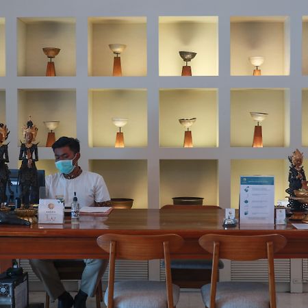 The Cakra Hotel Denpasar Extérieur photo