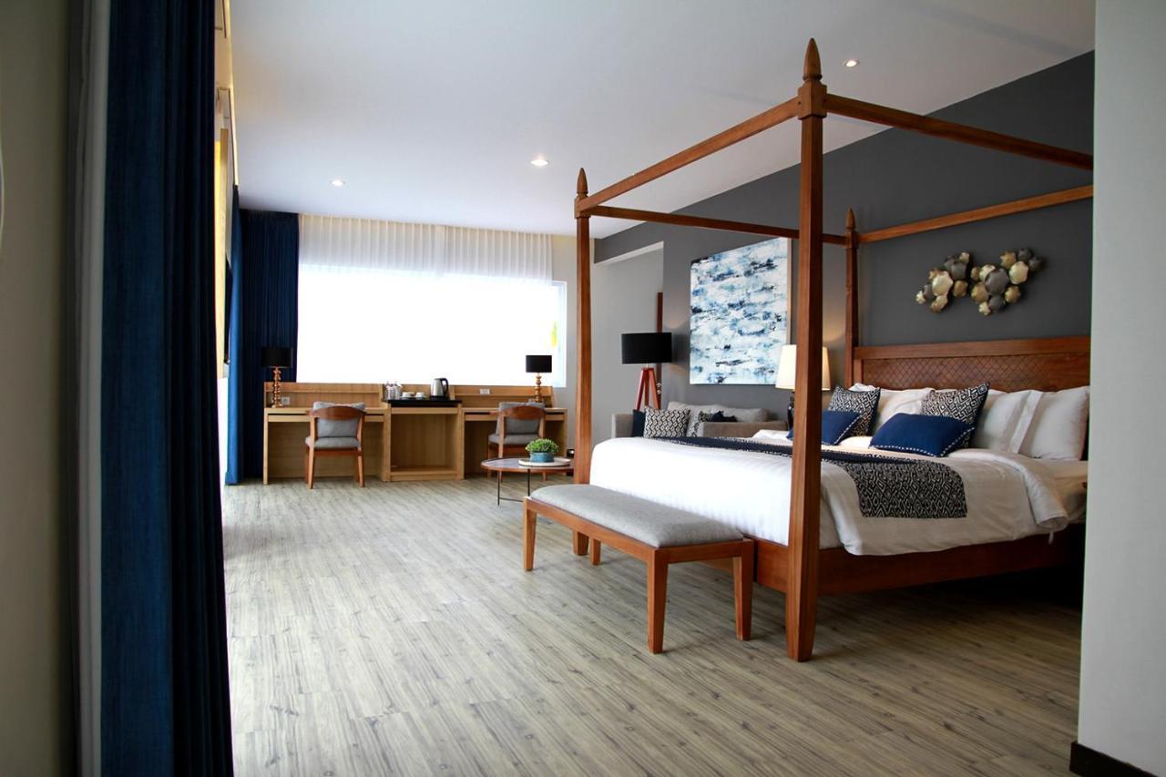 The Cakra Hotel Denpasar Extérieur photo
