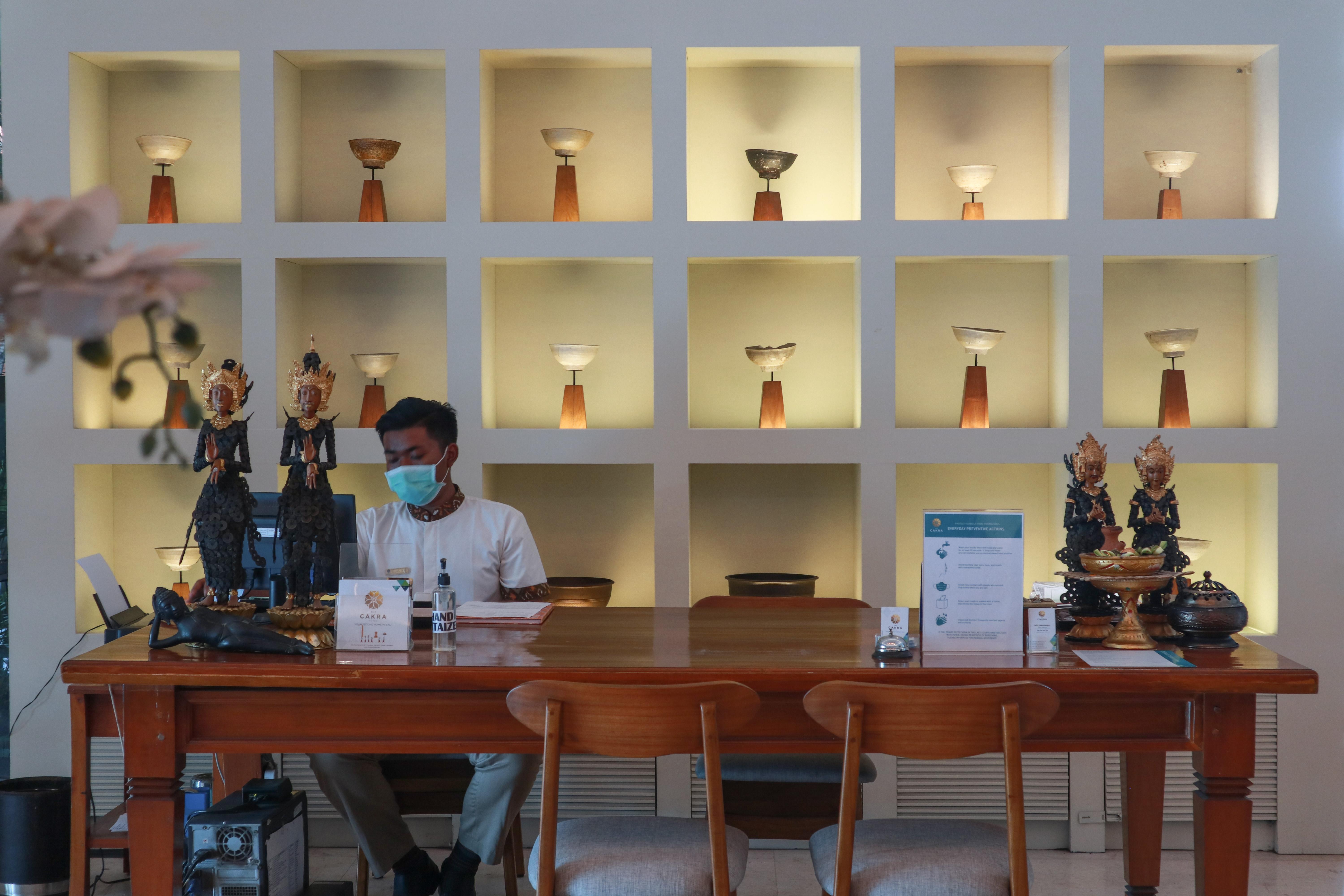 The Cakra Hotel Denpasar Extérieur photo