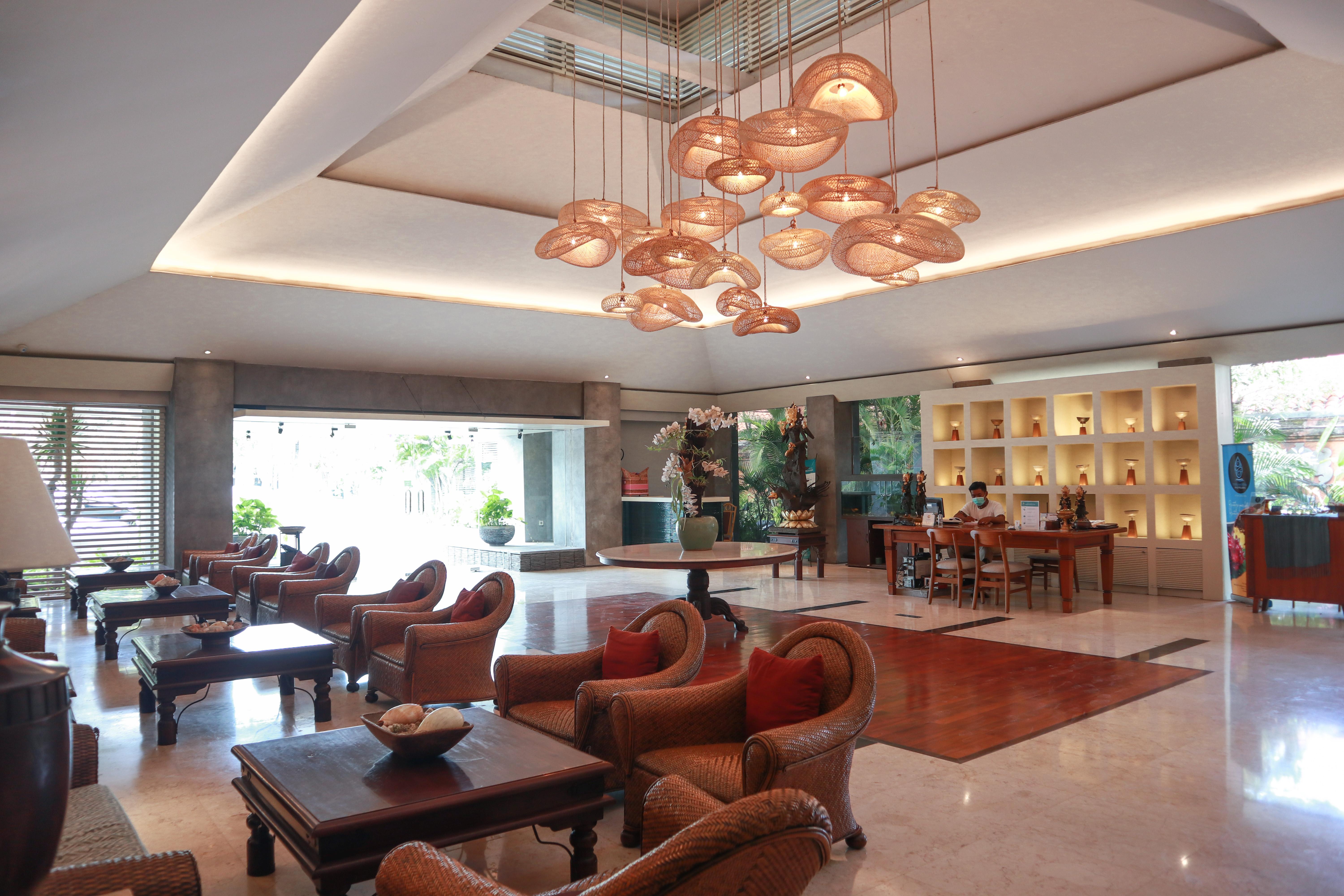 The Cakra Hotel Denpasar Extérieur photo