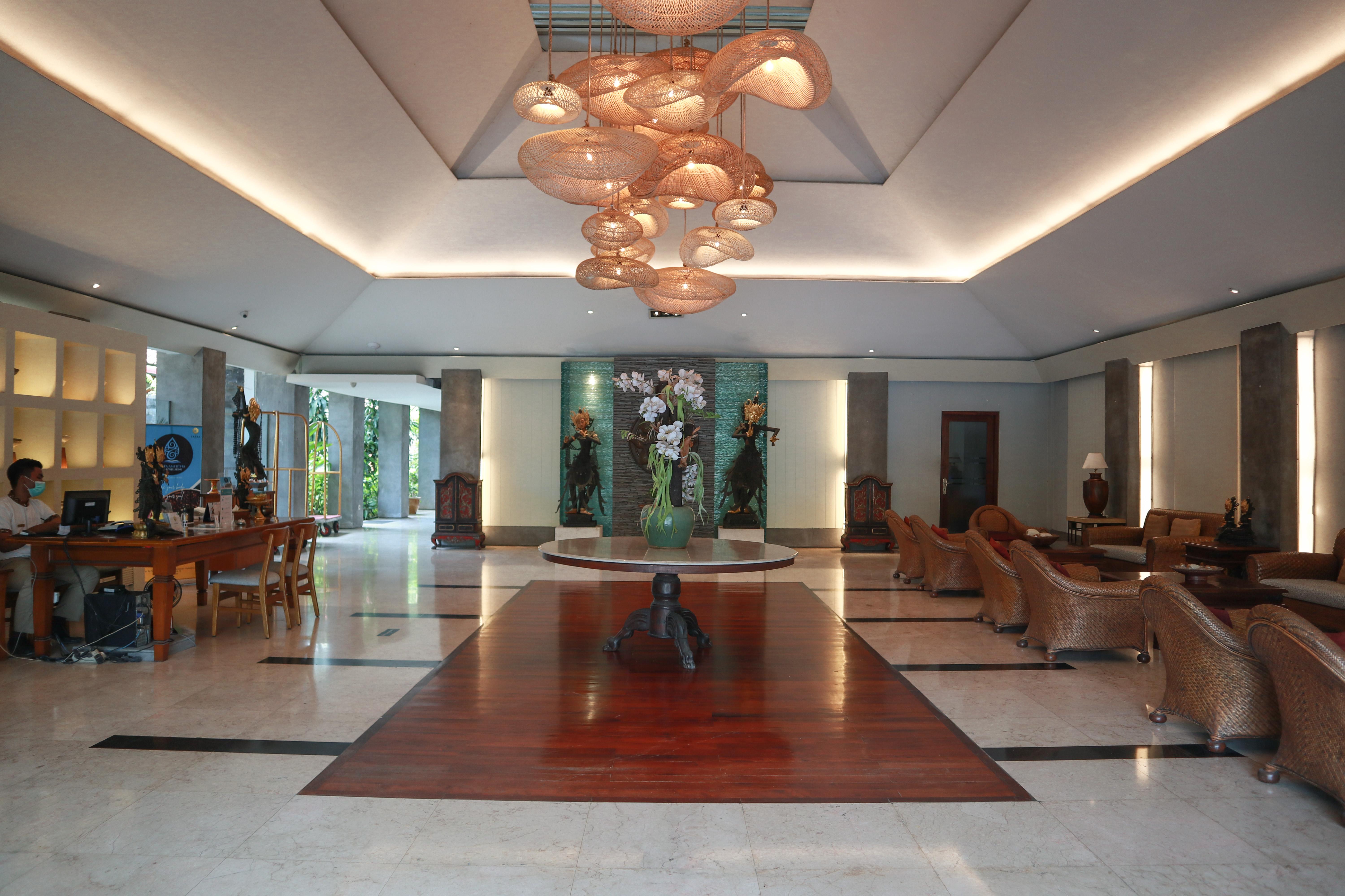 The Cakra Hotel Denpasar Extérieur photo