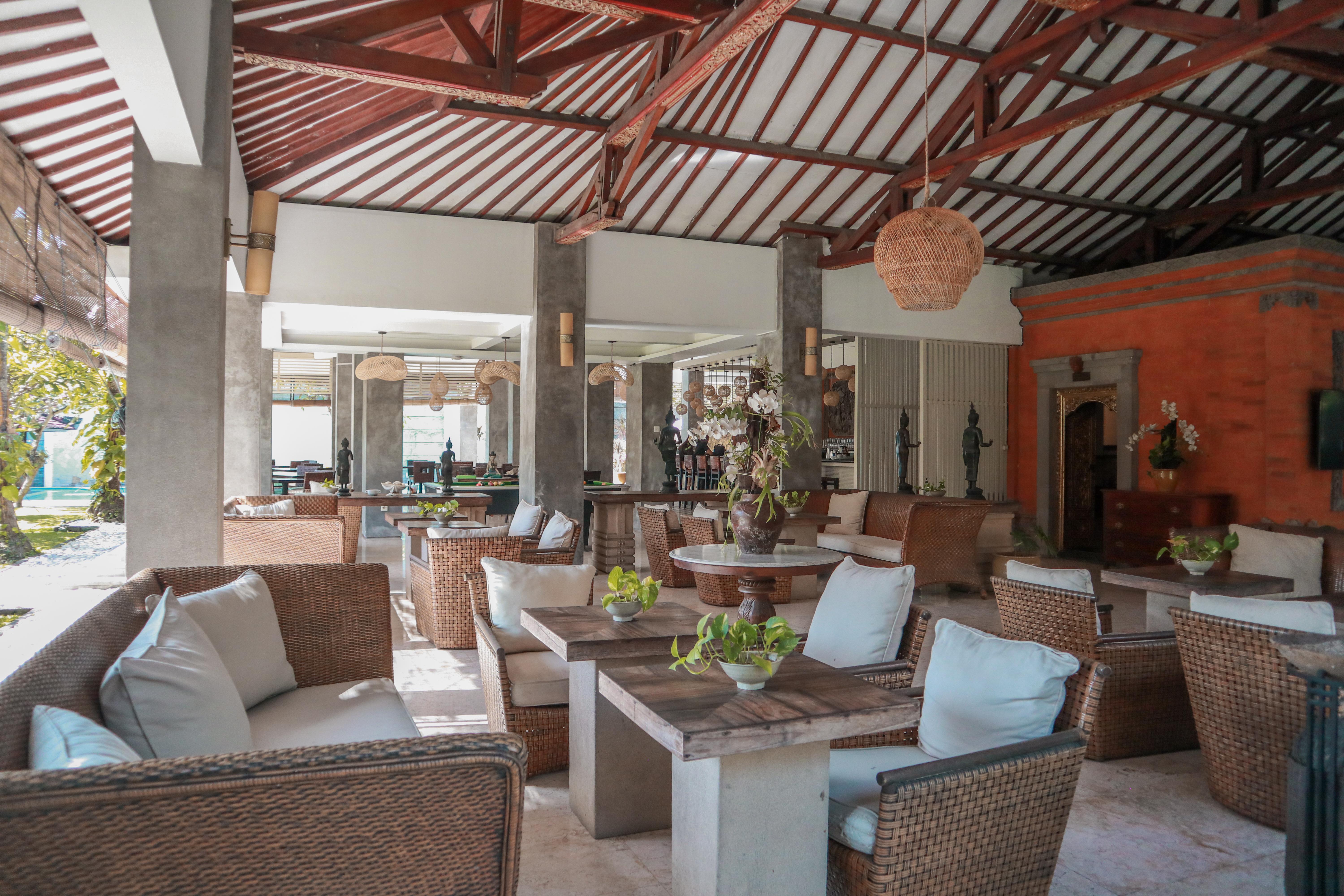 The Cakra Hotel Denpasar Extérieur photo
